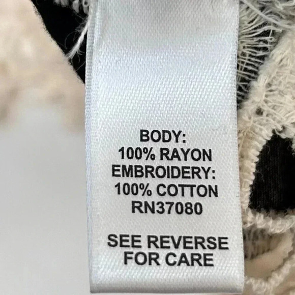 2/$30 C Est. 1946 Size 18/20 Embroidered Crochet Blouse Boho Flowy Coverup Swim - Picture 11 of 12